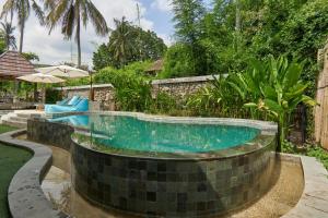 Bazén v ubytování Attara Inn Senggigi nebo v jeho okolí
