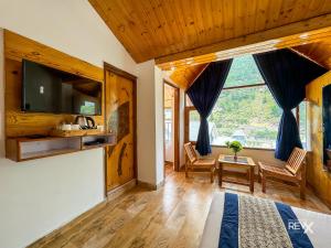 TV a/nebo společenská místnost v ubytování Shanag Inn Resort