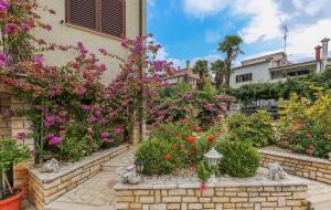 Fotografie z fotogalerie ubytování Apartments in Porec/Istrien 9877 v Poreči