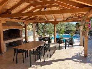 Afbeelding uit fotogalerij van Apartments and Rooms Rogić (Karlo) in Sveti Petar