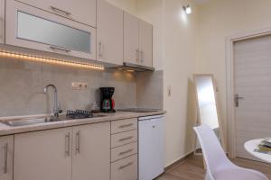 Ett kök eller pentry på Chara Sea View Luxury House