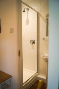 Koupelna v ubytování Lemon Tree Rooms - Newly Refurbished Coastal Stay