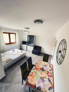 Postel nebo postele na pokoji v ubytování Apartments Kordić