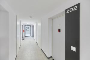 Fotografia z galérie ubytovania Modern Studio Słonimskiego with Balcony by Noclegi Renters vo Vroclavi