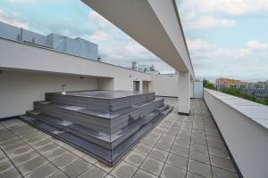Balkón alebo terasa v ubytovaní Modern Studio Słonimskiego with Balcony by Noclegi Renters
