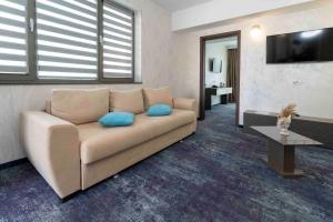 TV a/nebo společenská místnost v ubytování Stavros Hotel