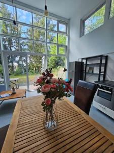 Χώρος καθιστικού στο Chill Garden Loft +43 φωτογραφίες