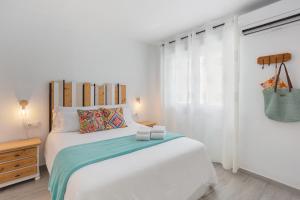 Posteľ alebo postele v izbe v ubytovaní Apartamento Jávea Puerto