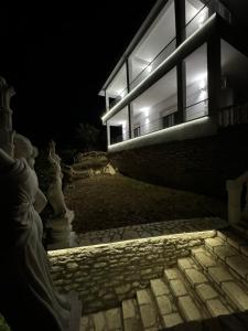 Gallery image of Vila Alexandros in Qeparo +17 photos