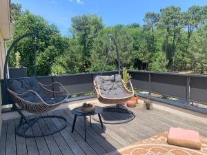 Balkon lub taras w obiekcie La Villa Des Trois Pins