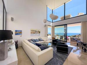 Fotografie z fotogalerie ubytování Luxury villa with Infinity pool v destinaci Benalmádena