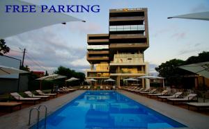 Bazén v ubytování Hotel Nobilis Hall nebo v jeho okolí