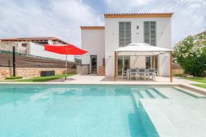 Bazén v ubytování Villa Varadero by Mallorca House Rent nebo v jeho okolí