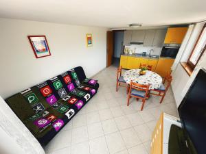 Kuchyň nebo kuchyňský kout v ubytování Apartments Kordić