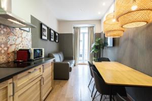 Kuchnia lub aneks kuchenny w obiekcie Suites You Zinc