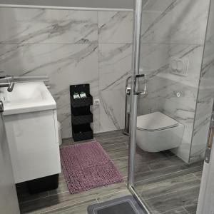 Koupelna v ubytování Apartman La Marija