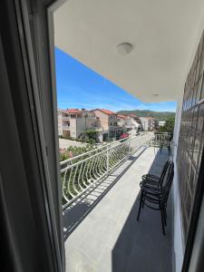 Balkón nebo terasa v ubytování Apartmani Nika