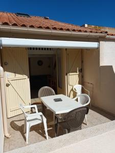 Balkón nebo terasa v ubytování Villa "Hawaï" Port Leucate + 2 fotografie