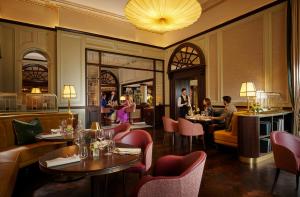 A seating area at Great Southern Killarney