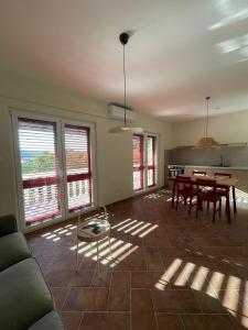 Posezení v ubytování Apartment Golden Hour with Terrace and Sea View, Luka, Dugi Otok