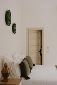 Riad Dar Blanche & Spa客房内的一张或多张床位