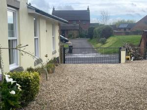 En have udenfor The Old Forge