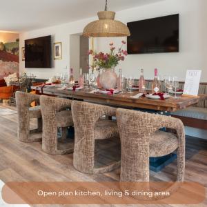 TV a/nebo společenská místnost v ubytování The Mini Stylish Getaway