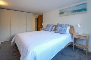 Postel nebo postele na pokoji v ubytování 88 Baring Road - Cowes