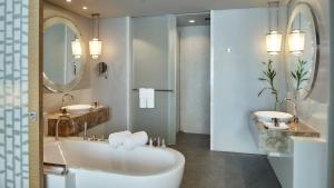 Rayong Marriott Resort & Spa的一间浴室