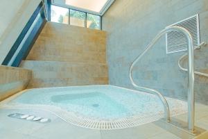 A bathroom at Isla Mallorca & Spa