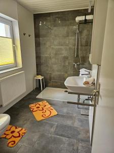 Koupelna v ubytování Ferienhaus Mainschleife