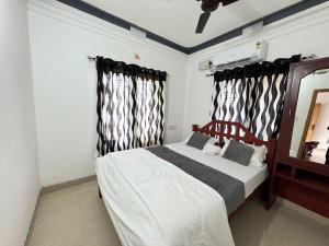 Postel nebo postele na pokoji v ubytování BEKAL FORT BEACH RESORTs