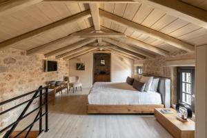 Postel nebo postele na pokoji v ubytování Korona Boutique Hotel + 37 fotografií