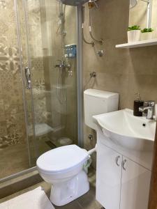 A bathroom at Light house