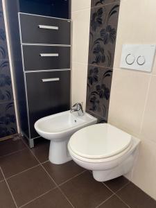 A bathroom at Light house