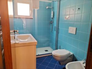 A bathroom at Verde Mare Aptm - Rooftop Terrace - near sea- A.C.
