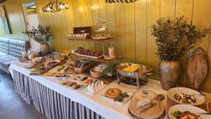 Makanan di atau berdekatan hotel