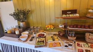 Makanan di atau berdekatan hotel
