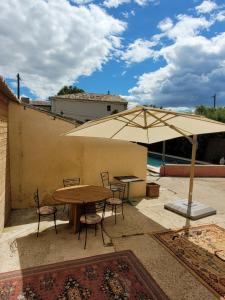 Patio nebo venkovní prostory v ubytování Gîte l'atelier de Phil et Delfe