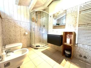 Kúpeľňa v ubytovaní Il loft di Angela - You & Me case vacanza