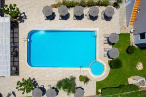 Bazén v ubytování Celestial Lindos Suites nebo v jeho okolí