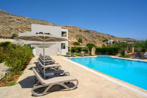 Bazén v ubytování Celestial Lindos Suites nebo v jeho okolí