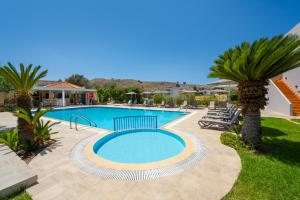 Bazén v ubytování Celestial Lindos Suites nebo v jeho okolí