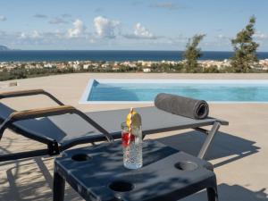 Bazén v ubytování Terra Della Salvia in Crete nebo v jeho okolí