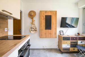 Μια τηλεόραση ή/και κέντρο ψυχαγωγίας στο STUDIO COSY - Tout Confort
