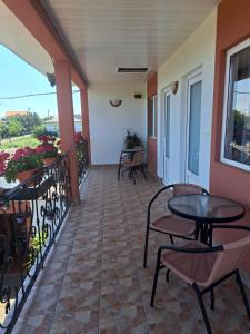 Balkón nebo terasa v ubytování Casa EliAndrei + 6 fotografií
