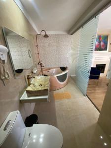 Koupelna v ubytování Hotel Brais