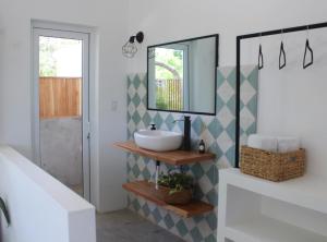 SalinasWaves & Wifi - Coworking & Coliving Space in Popoyo的相册照片