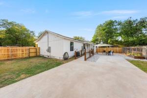 Afbeelding uit fotogalerij van JK'S Bungalow in Waco in Waco +13 foto's