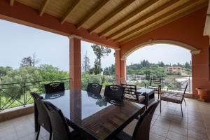 Balkón nebo terasa v ubytování Villa Jewel Private Pool in Corfu island